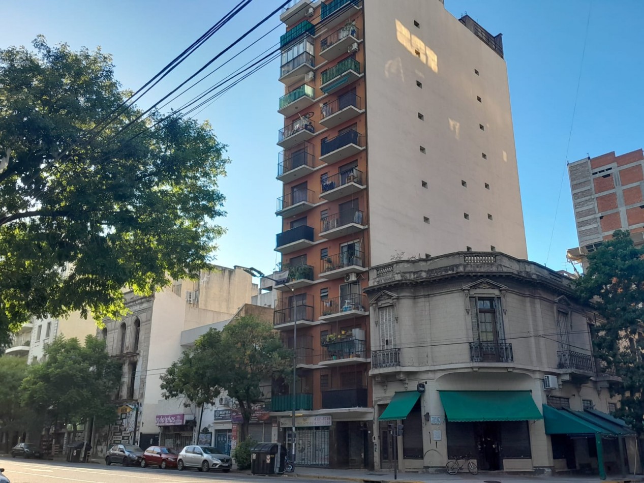 Monoambiente con balcon